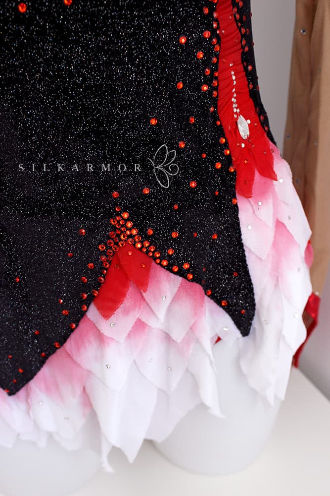 Justaucorps grs compétition velours noir et pétales voile création couture