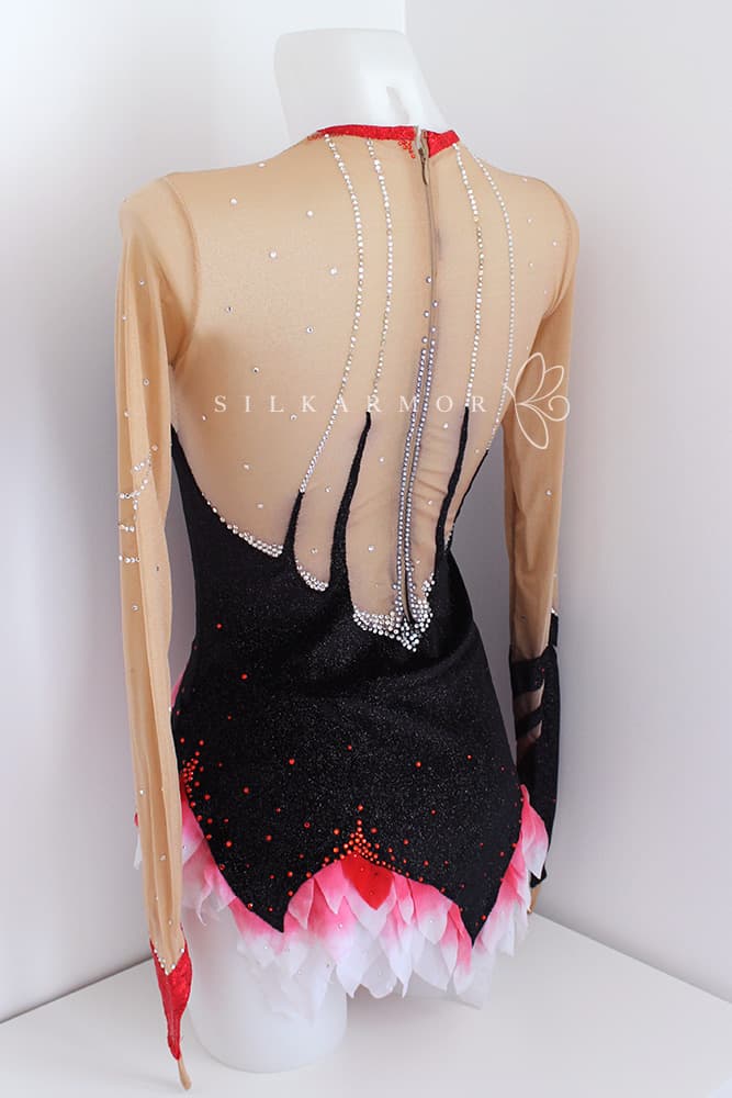 Justaucorps grs compétition velours noir et pétales voile création couture