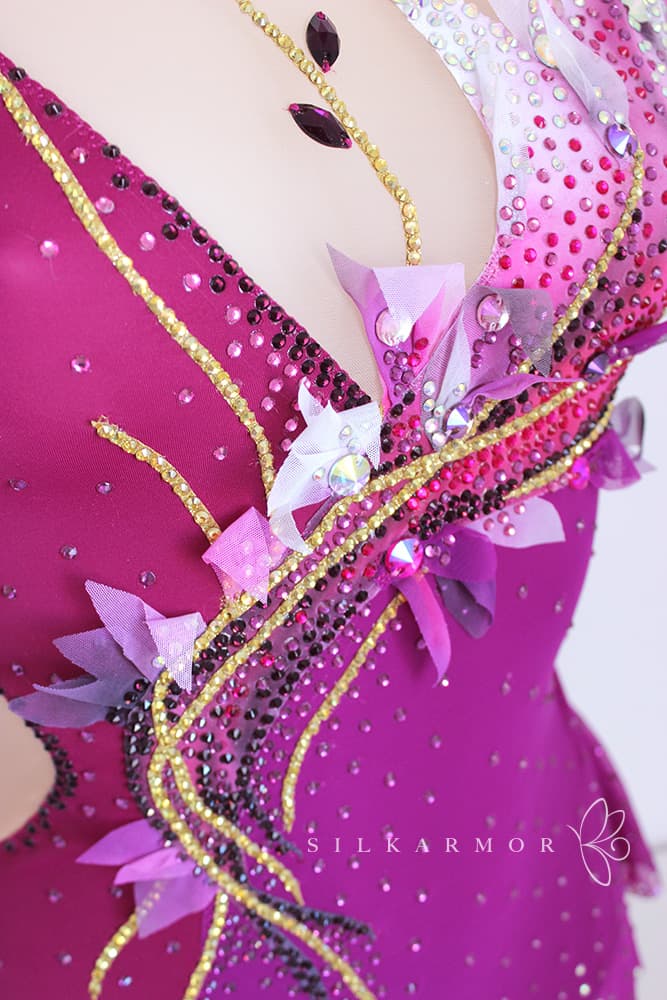 justo pourpre fuschia fleurs strass confection création blanc 