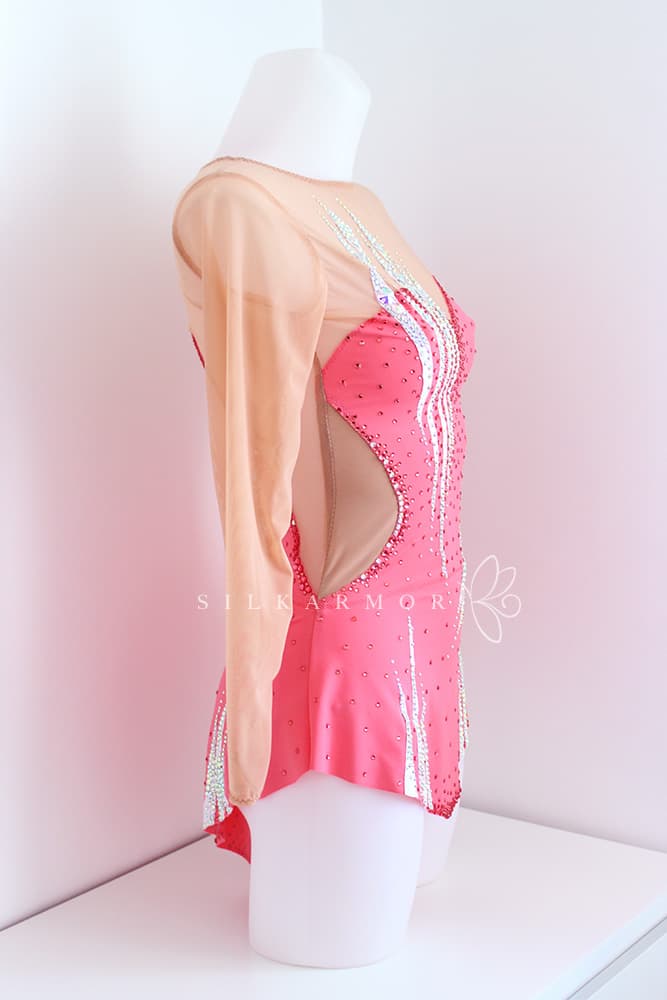 Justaucorps leotard rg rythmics gymnastic gymnastique rythmique compétition couturière sur mesure lycra corail blanc strass