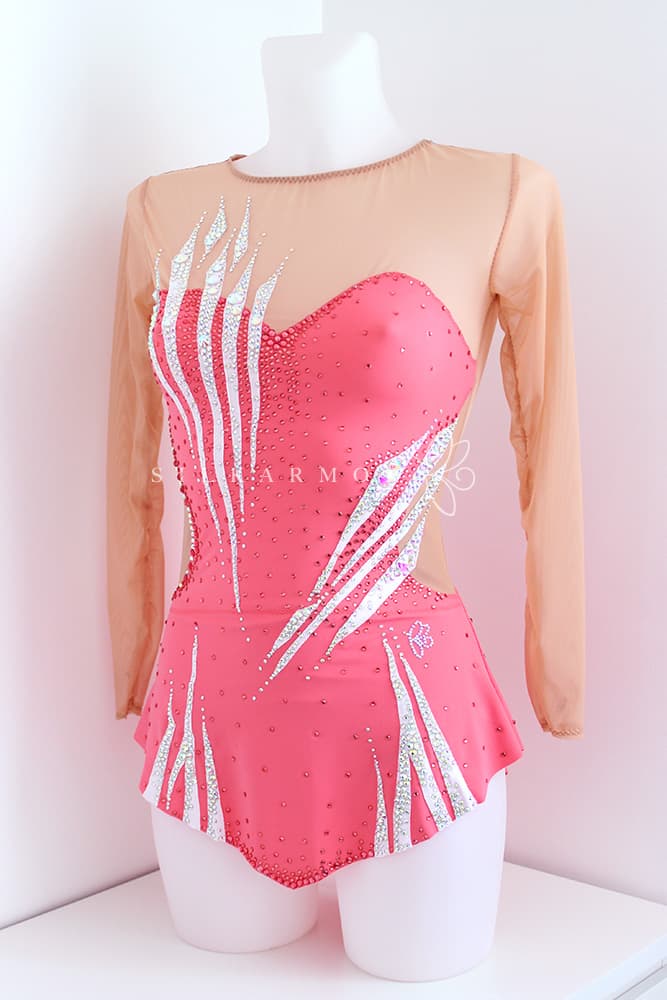 Justaucorps leotard rg rythmics gymnastic gymnastique rythmique compétition couturière sur mesure lycra corail blanc strass