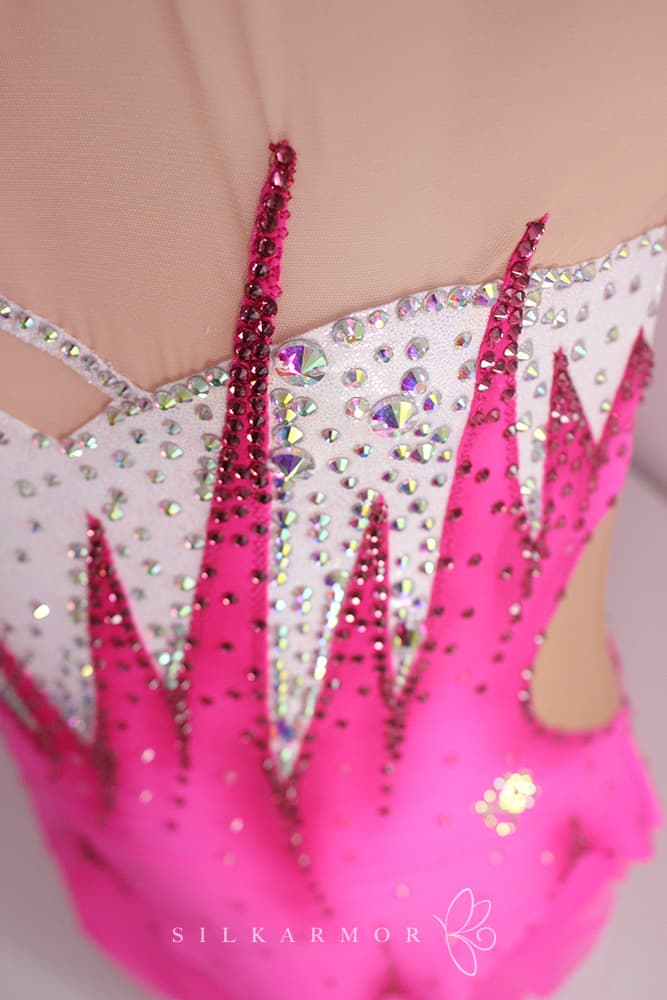 Justaucorps leotard rg rythmics gymnastic gymnastique rythmique compétition couturière sur mesure lycra rose et planc paillettes justaucorps confection sur commande