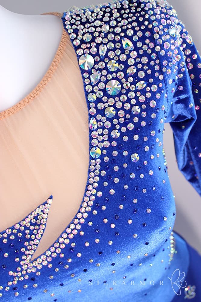 Justo bleu velours confection artisanale couture strass argent gymnastique rythmique
